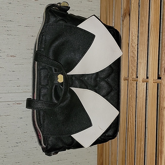 Betsey Johnson Handbags - Betsey Johnson heart quilted purse